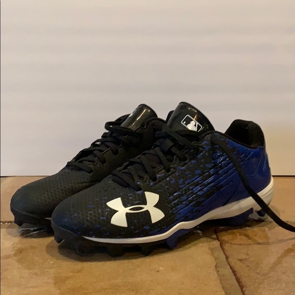 under armor baseball cleats